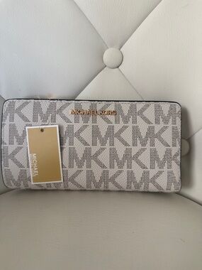 Michael Kors Jet Set Continental  Signature Vanilla Slim Wallet Snap Closure NEW